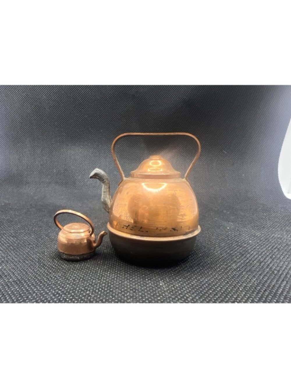 Vintage Copper Mini Kettle 1.5” D and Dollhouse Size Mini Kettle .5” D Teapots - Picture 12 of 12
